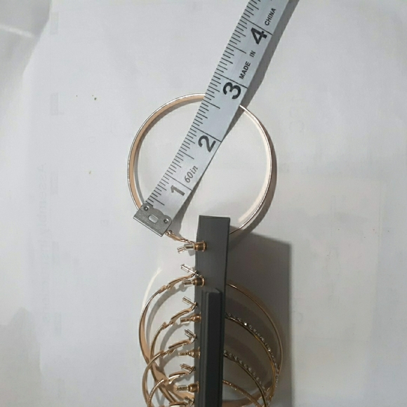 STEVE MADDEN  6 PAIR EARRING SET - Picture 3 of 5